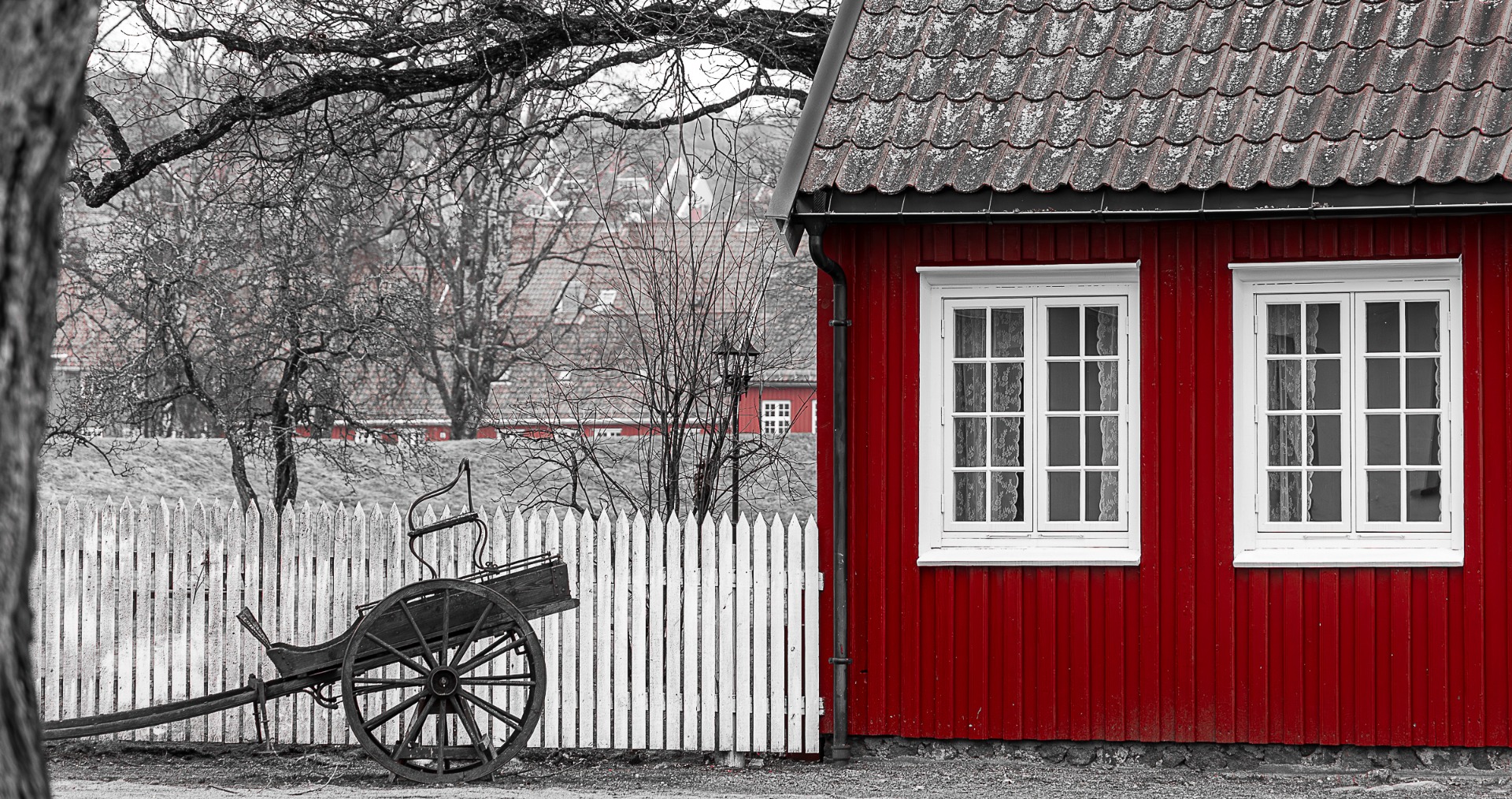 Foto: Erik Tandberg, Hus og kjerre